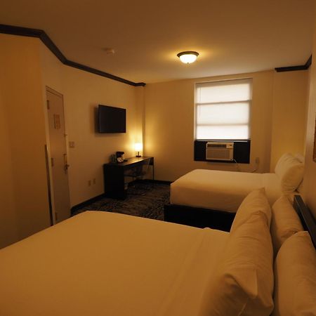 Night Hotel Broadway New York Bagian luar foto