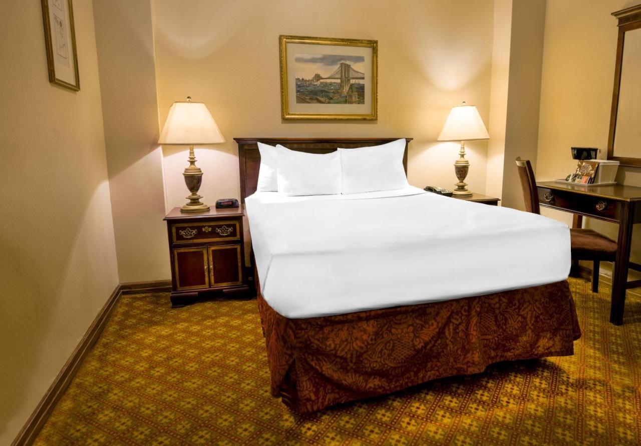 Night Hotel Broadway New York Bagian luar foto