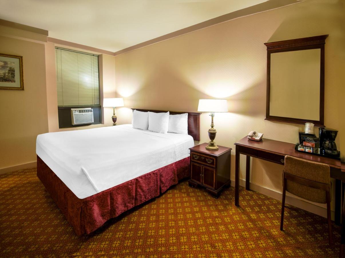 Night Hotel Broadway New York Bagian luar foto