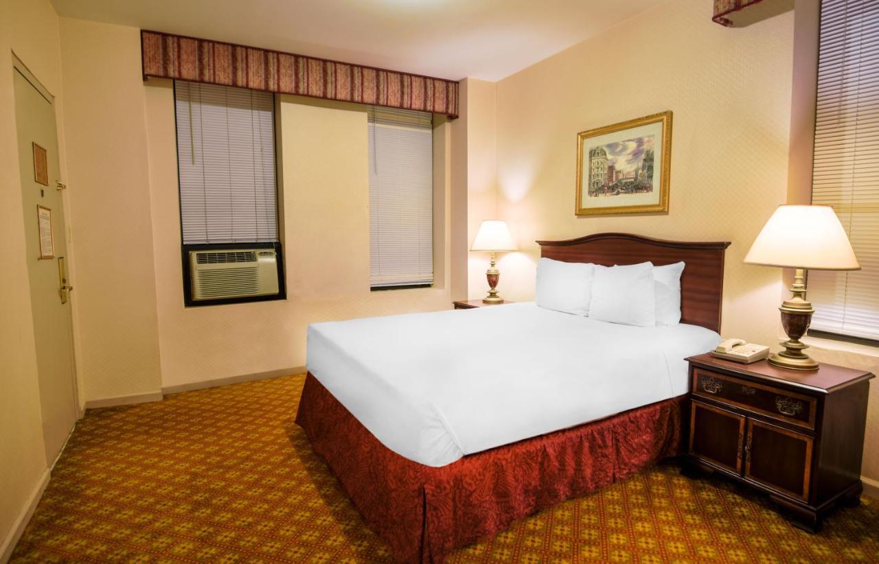 Night Hotel Broadway New York Bagian luar foto