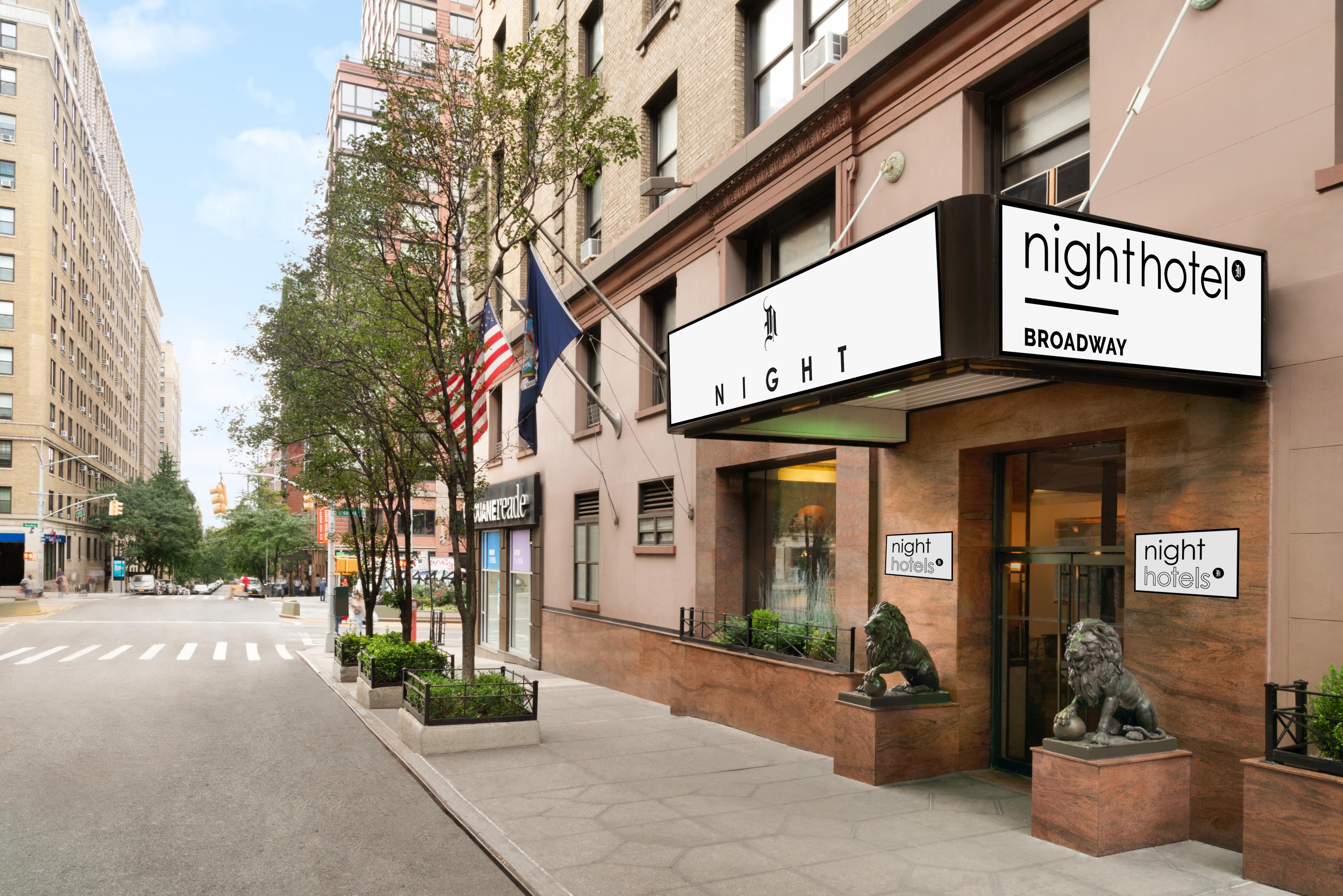 Night Hotel Broadway New York Bagian luar foto