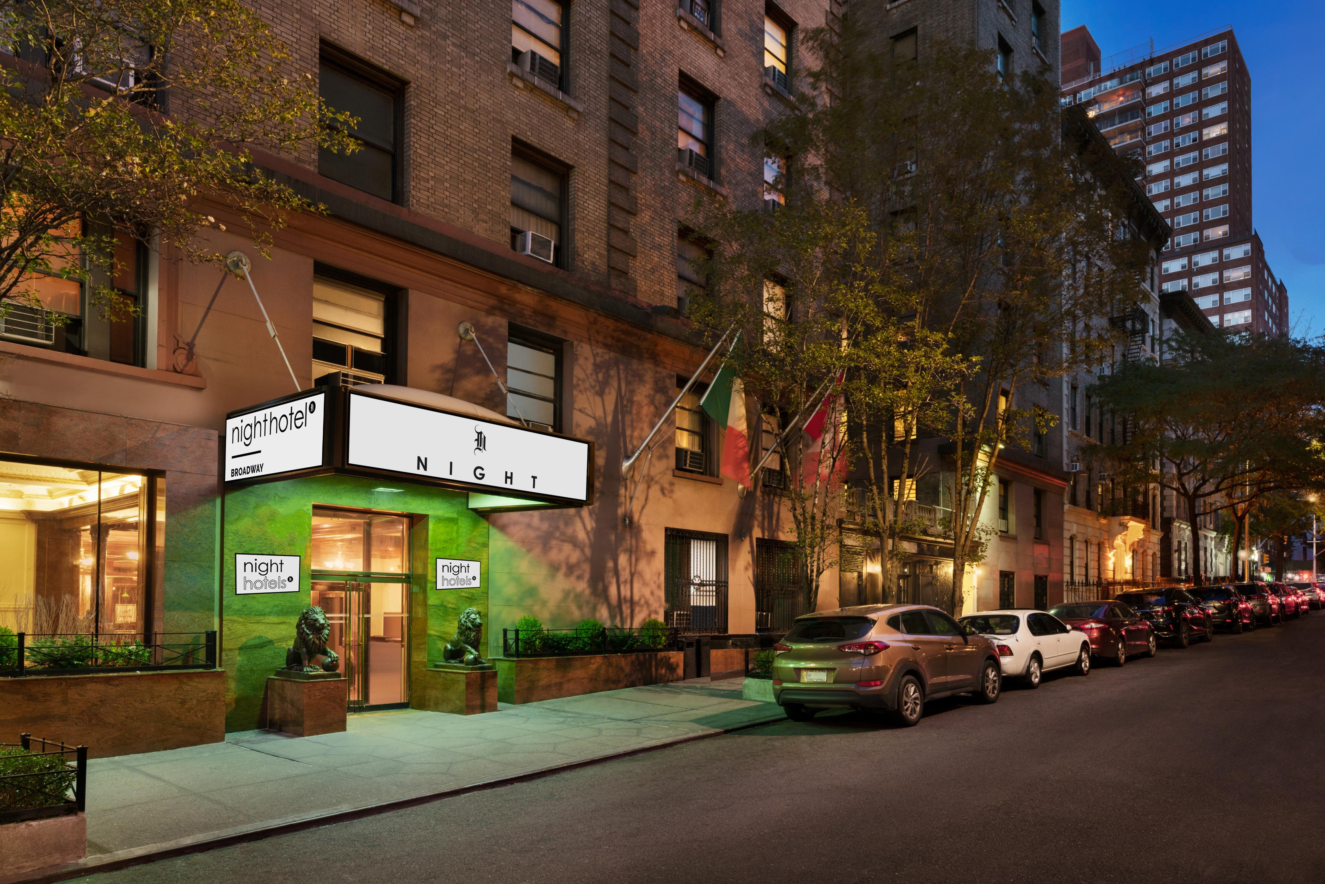 Night Hotel Broadway New York Bagian luar foto