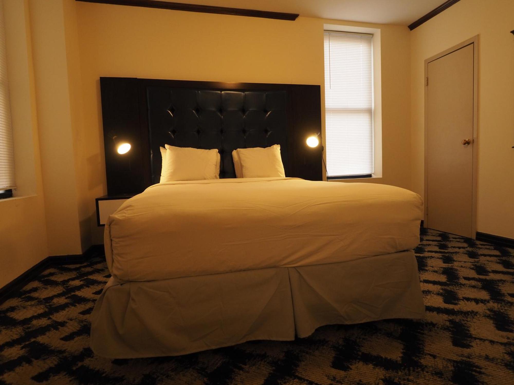 Night Hotel Broadway New York Bagian luar foto