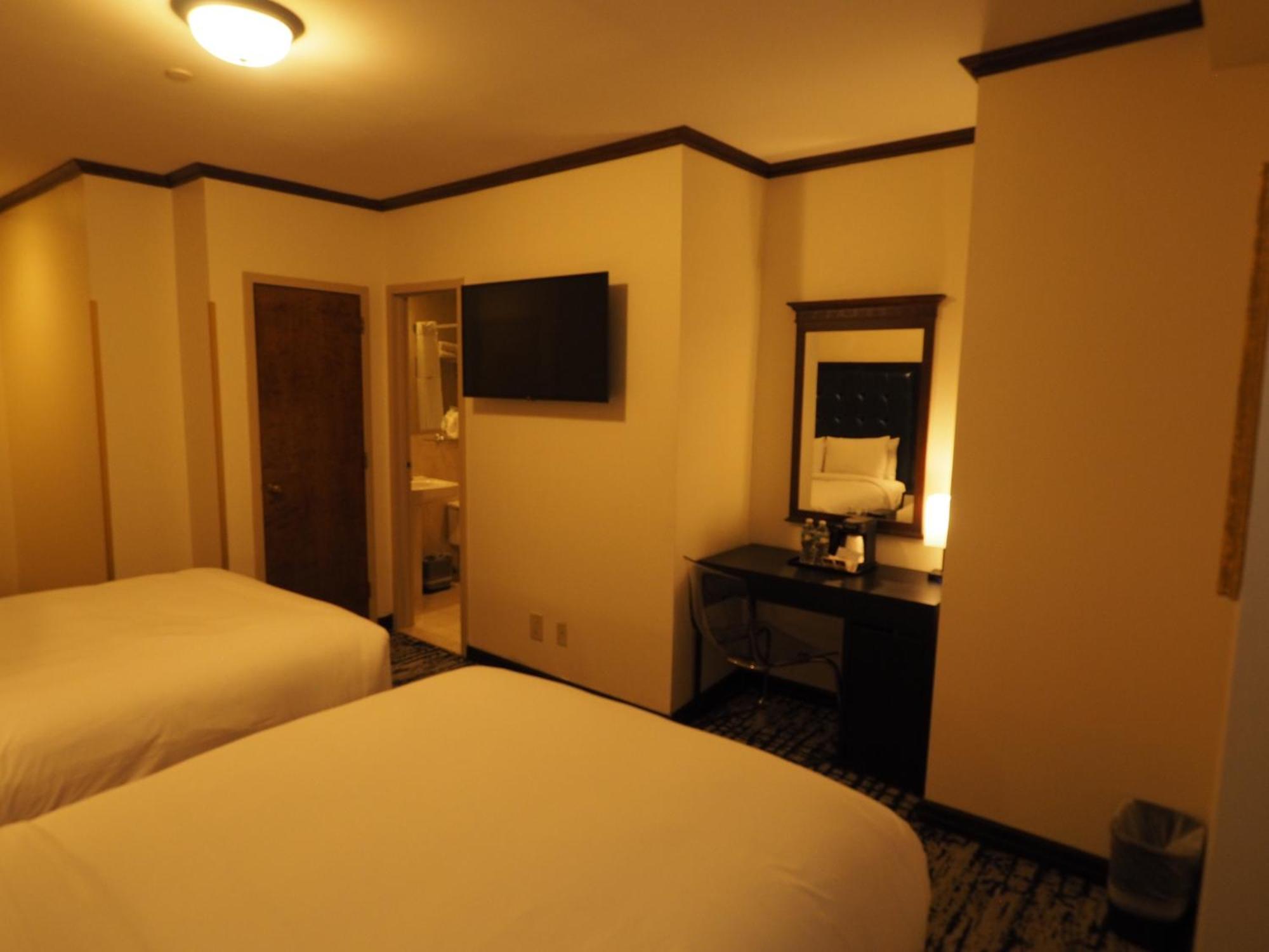 Night Hotel Broadway New York Bagian luar foto