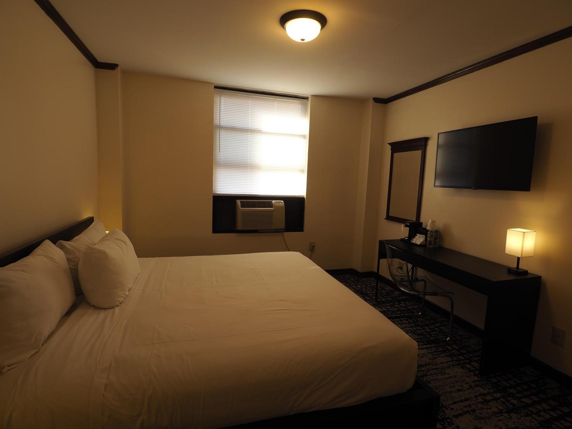 Night Hotel Broadway New York Bagian luar foto