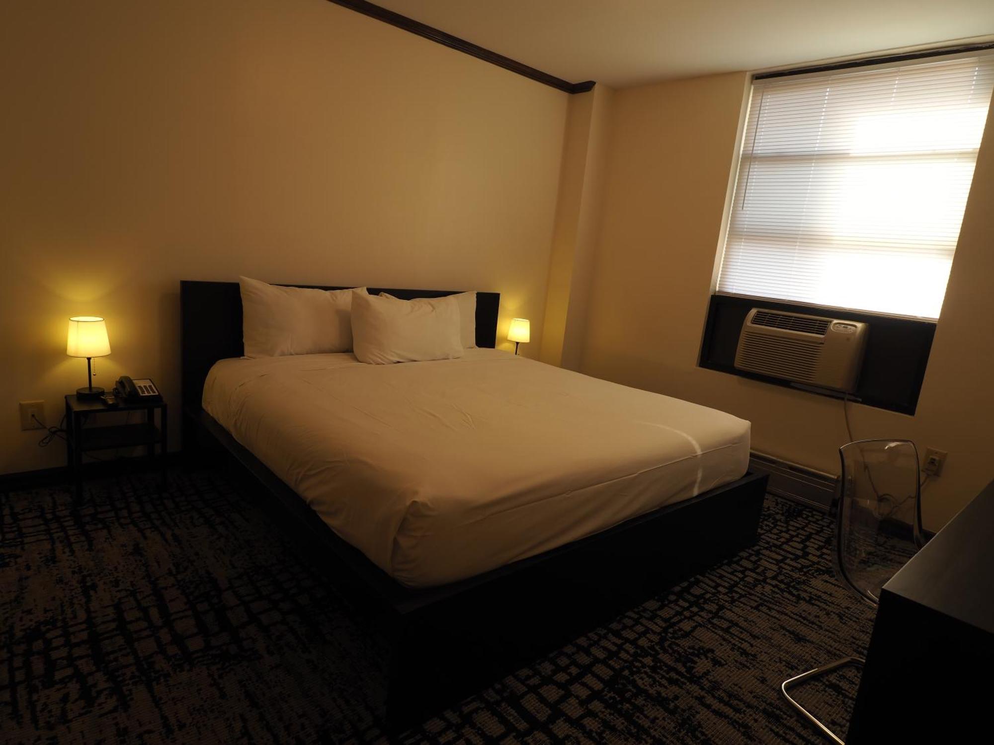 Night Hotel Broadway New York Bagian luar foto