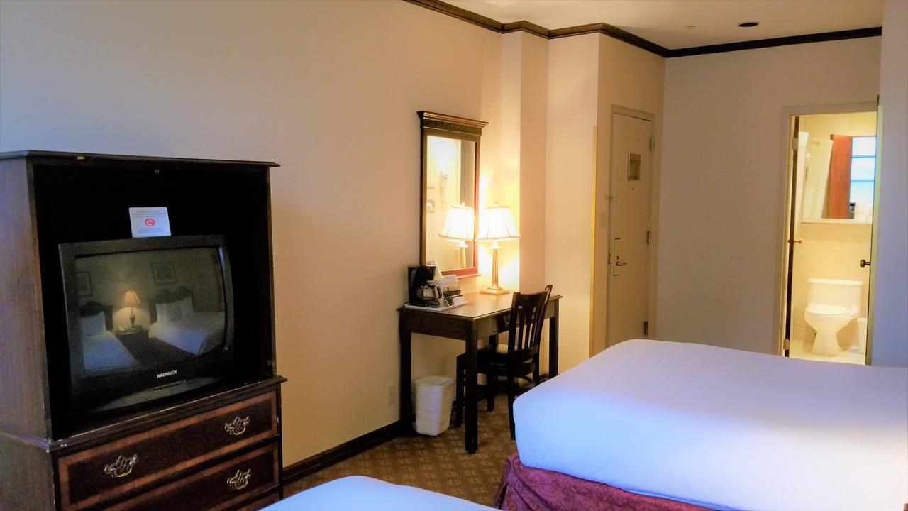 Night Hotel Broadway New York Bagian luar foto