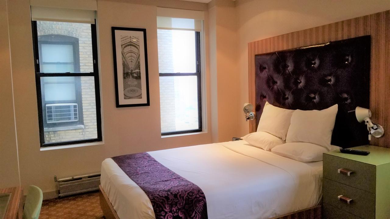 Night Hotel Broadway New York Bagian luar foto