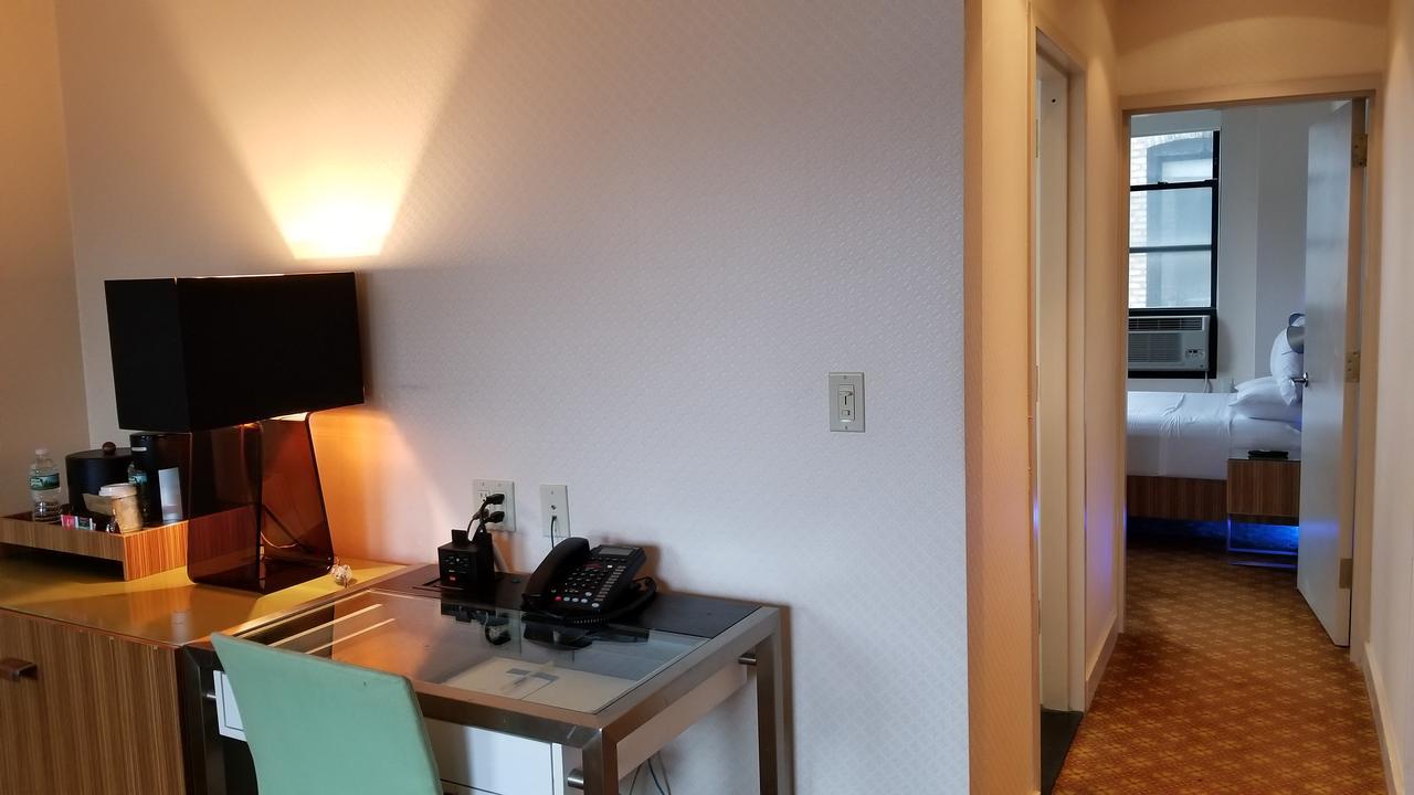 Night Hotel Broadway New York Bagian luar foto