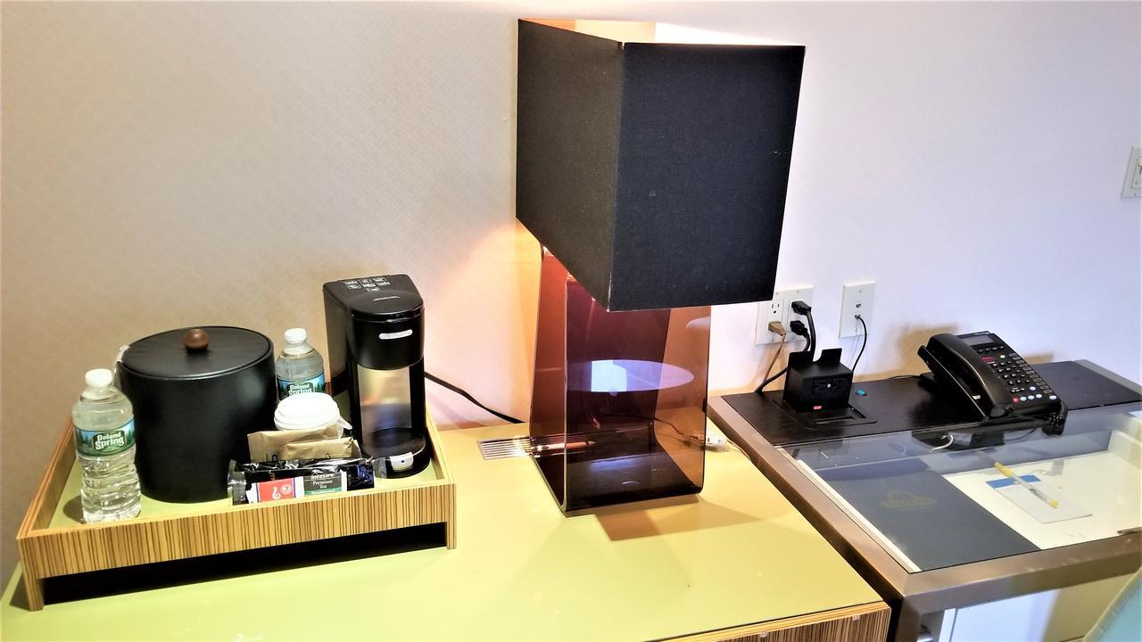 Night Hotel Broadway New York Bagian luar foto