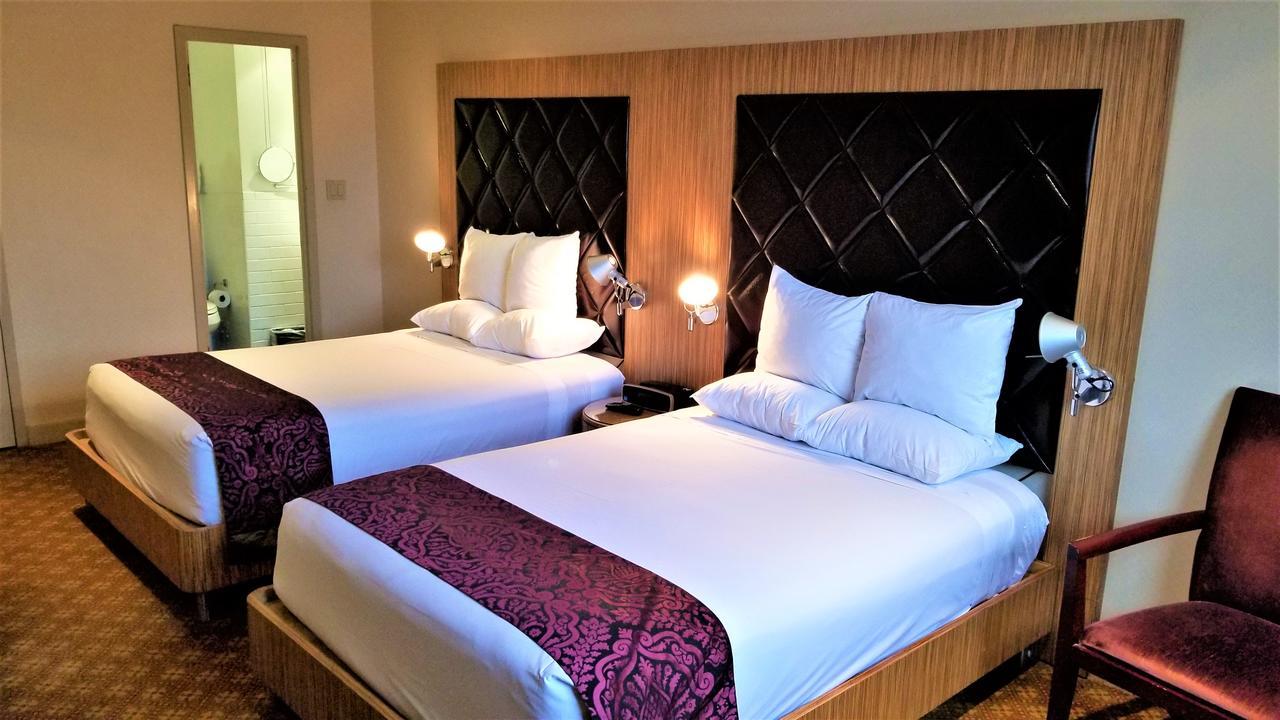 Night Hotel Broadway New York Bagian luar foto
